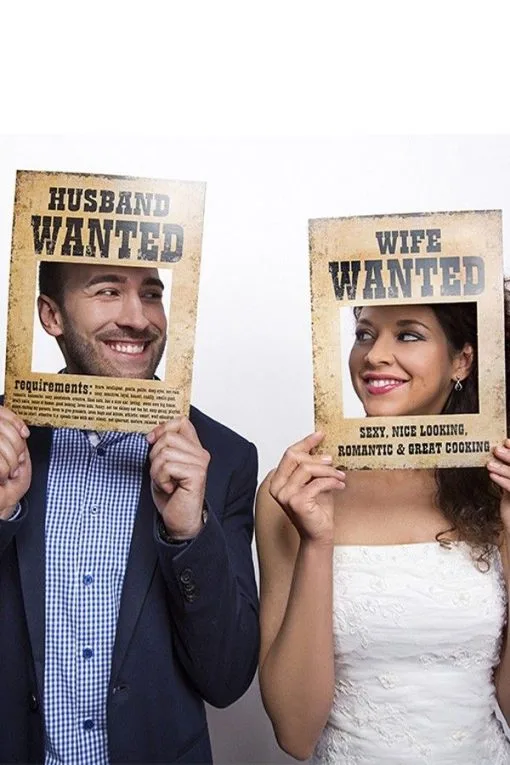 Props Husband/Wife Wanted -Oeteldonk Kledingwinkel 871364793059 1